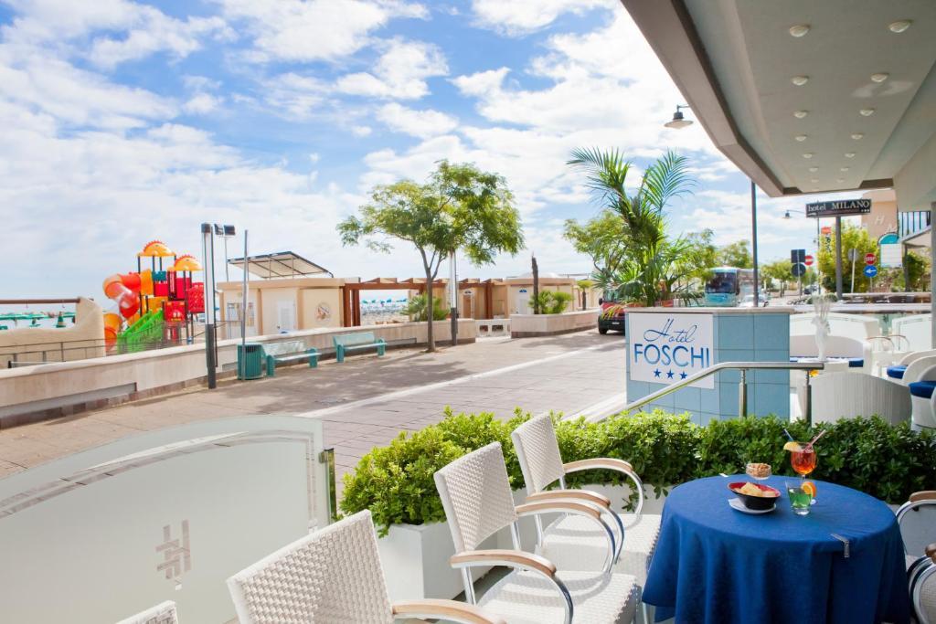 Hotel Foschi-Peninsula Bellaria-Igea Marina Exteriör bild